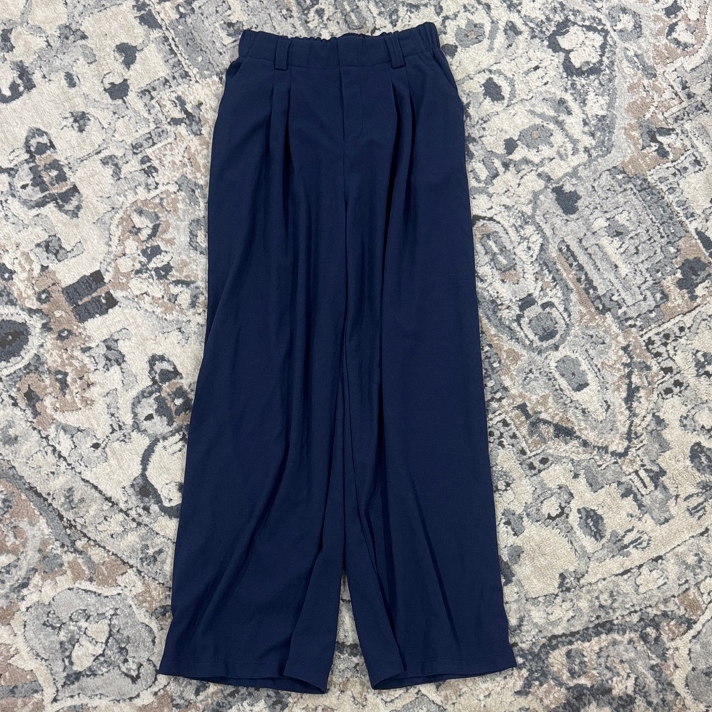 HALARA Navy Pleated Wide-Leg Trousers